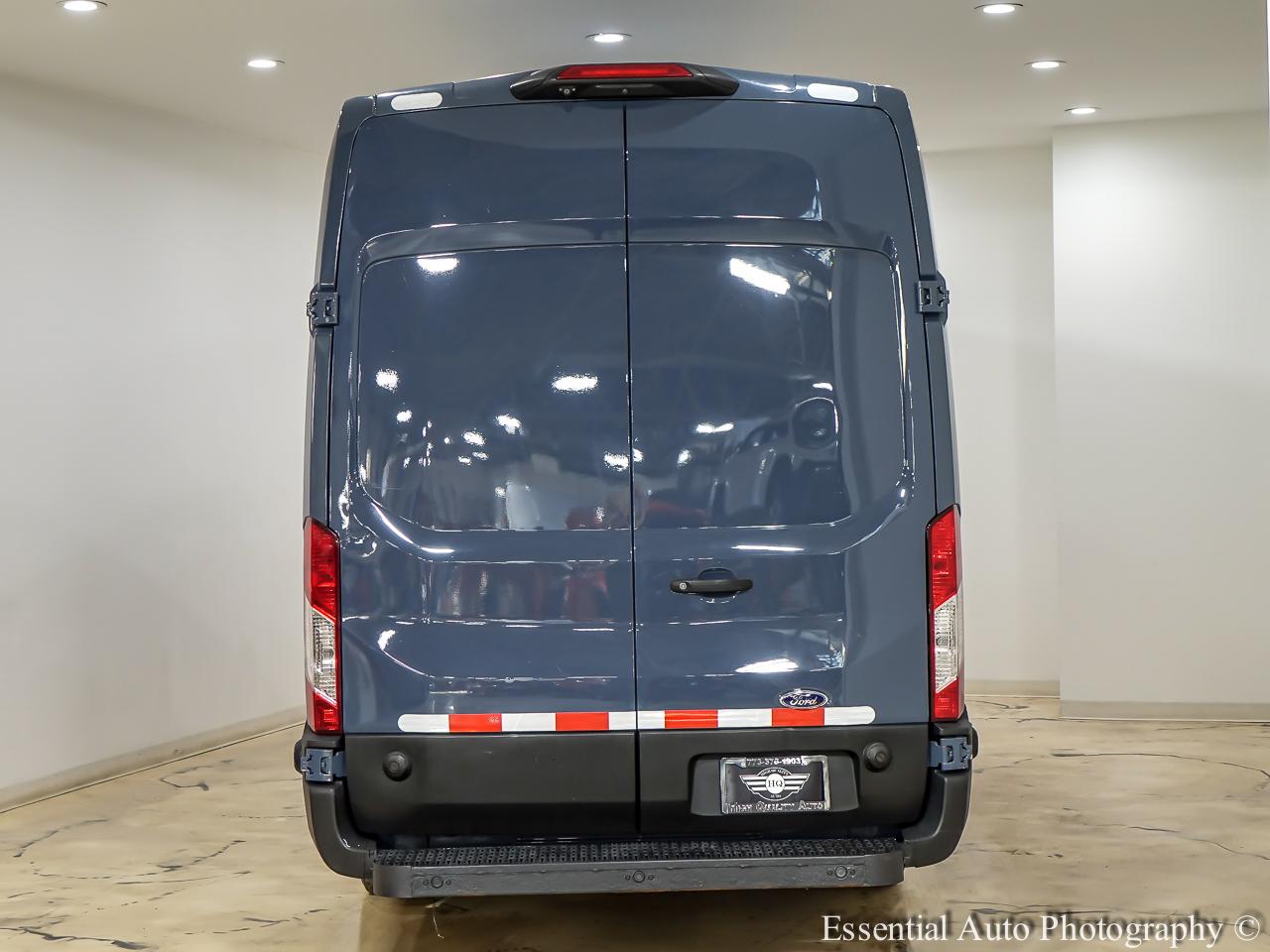 Ford Transit photo 5