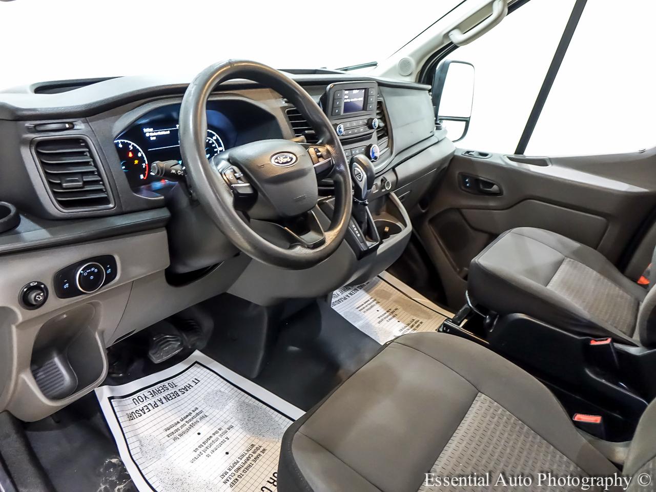 Ford Transit photo 8