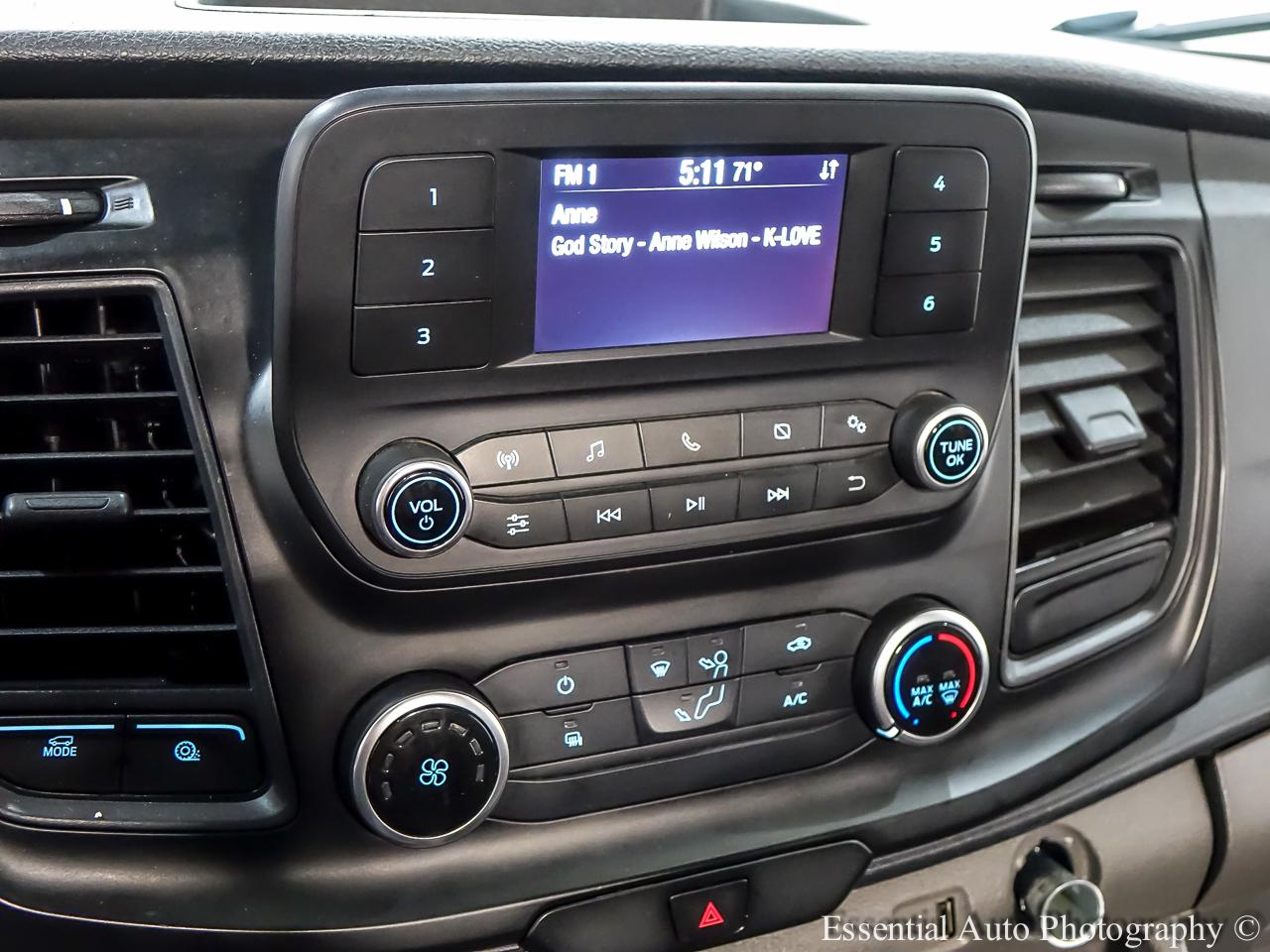 Ford Transit photo 11