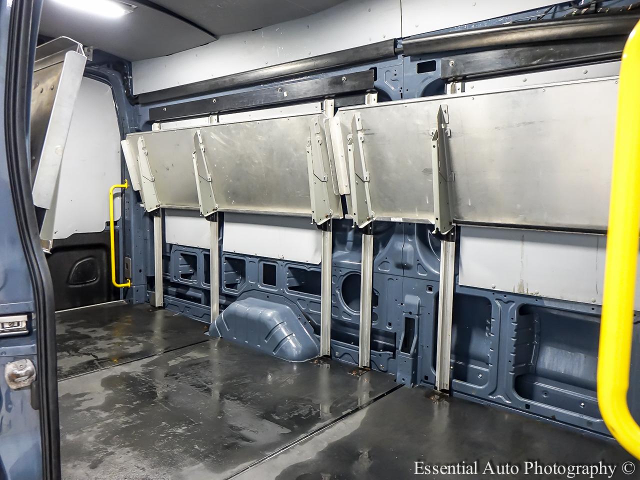 Ford Transit photo 17