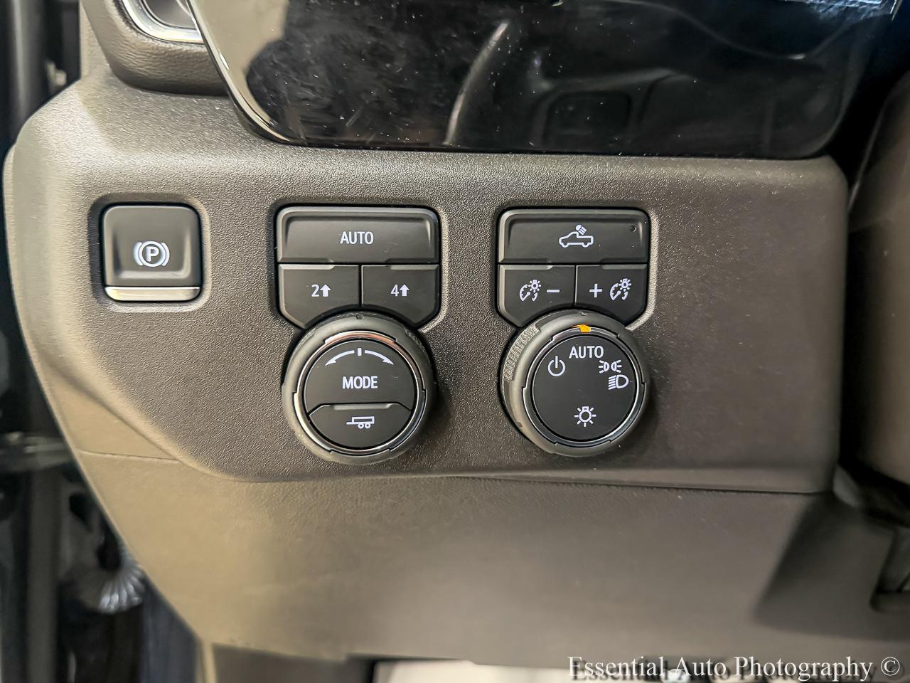 Chevrolet Silverado 1500 LT-L Crew Cab 4WD 2024