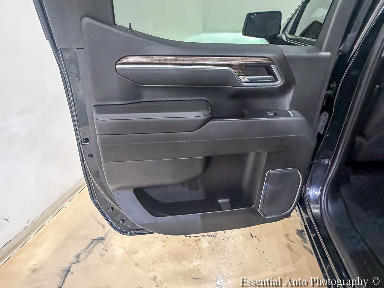 Chevrolet Silverado 1500 LT-L Crew Cab 4WD 2024