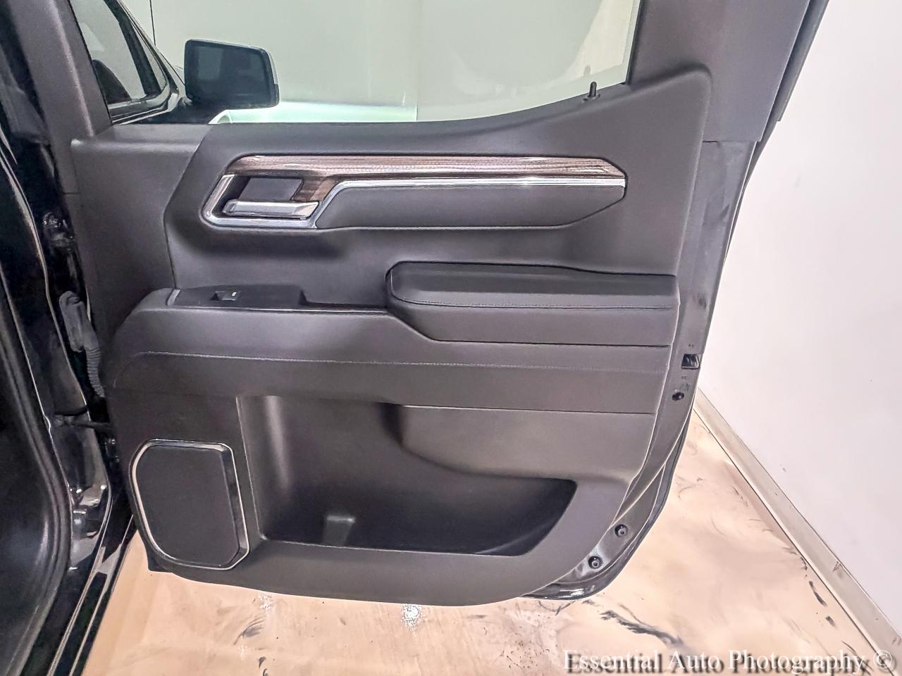 Chevrolet Silverado 1500 LT-L Crew Cab 4WD 2024