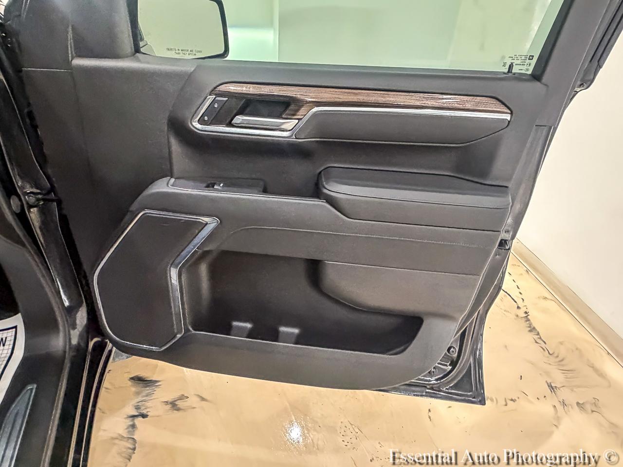 Chevrolet Silverado 1500 LT-L Crew Cab 4WD 2024