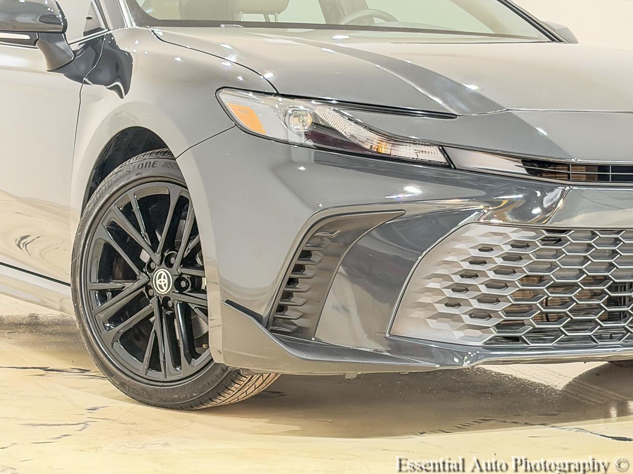 Toyota Camry photo 3