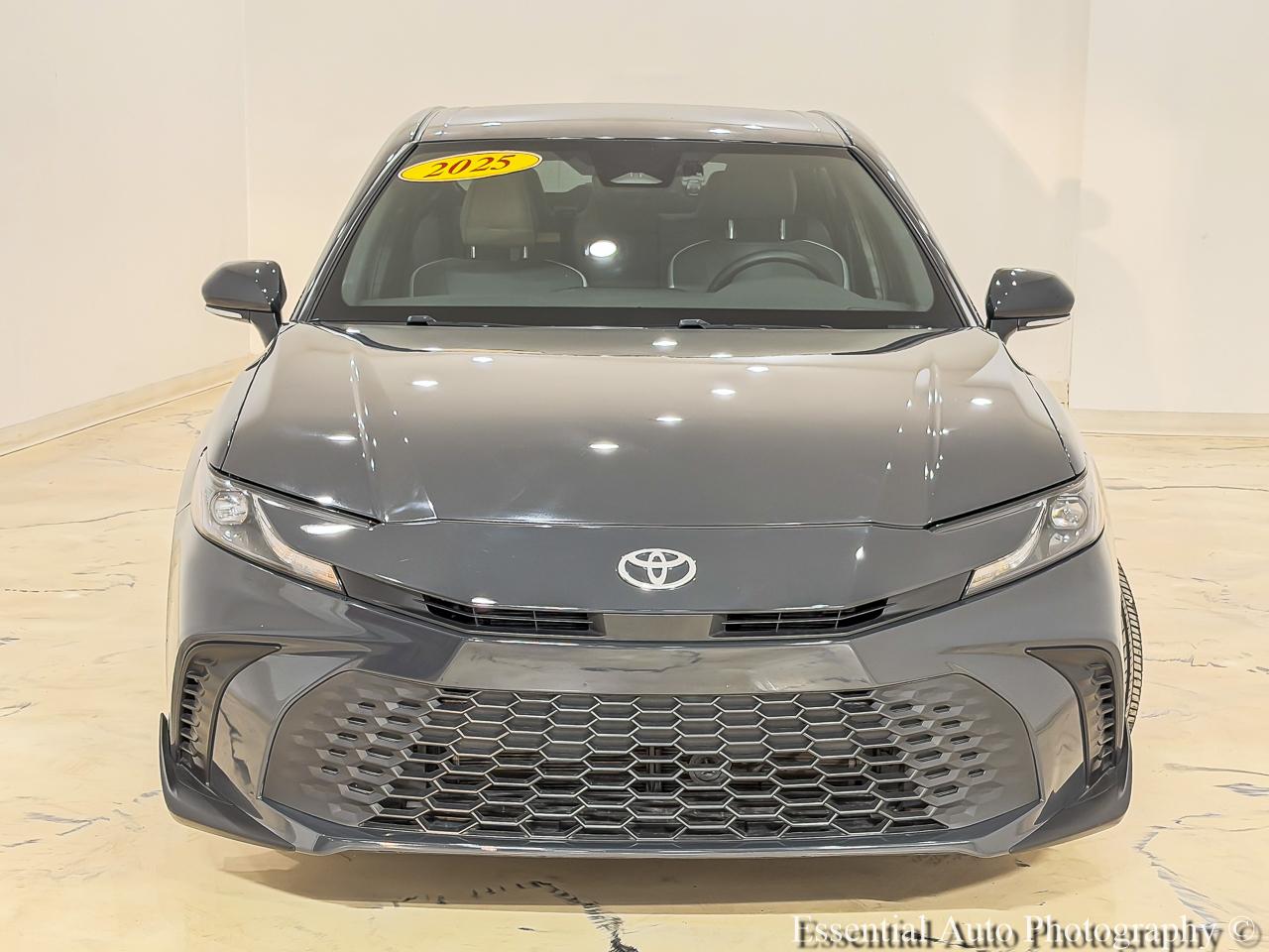 Toyota Camry photo 5