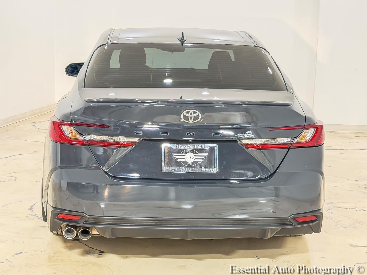 Toyota Camry photo 9