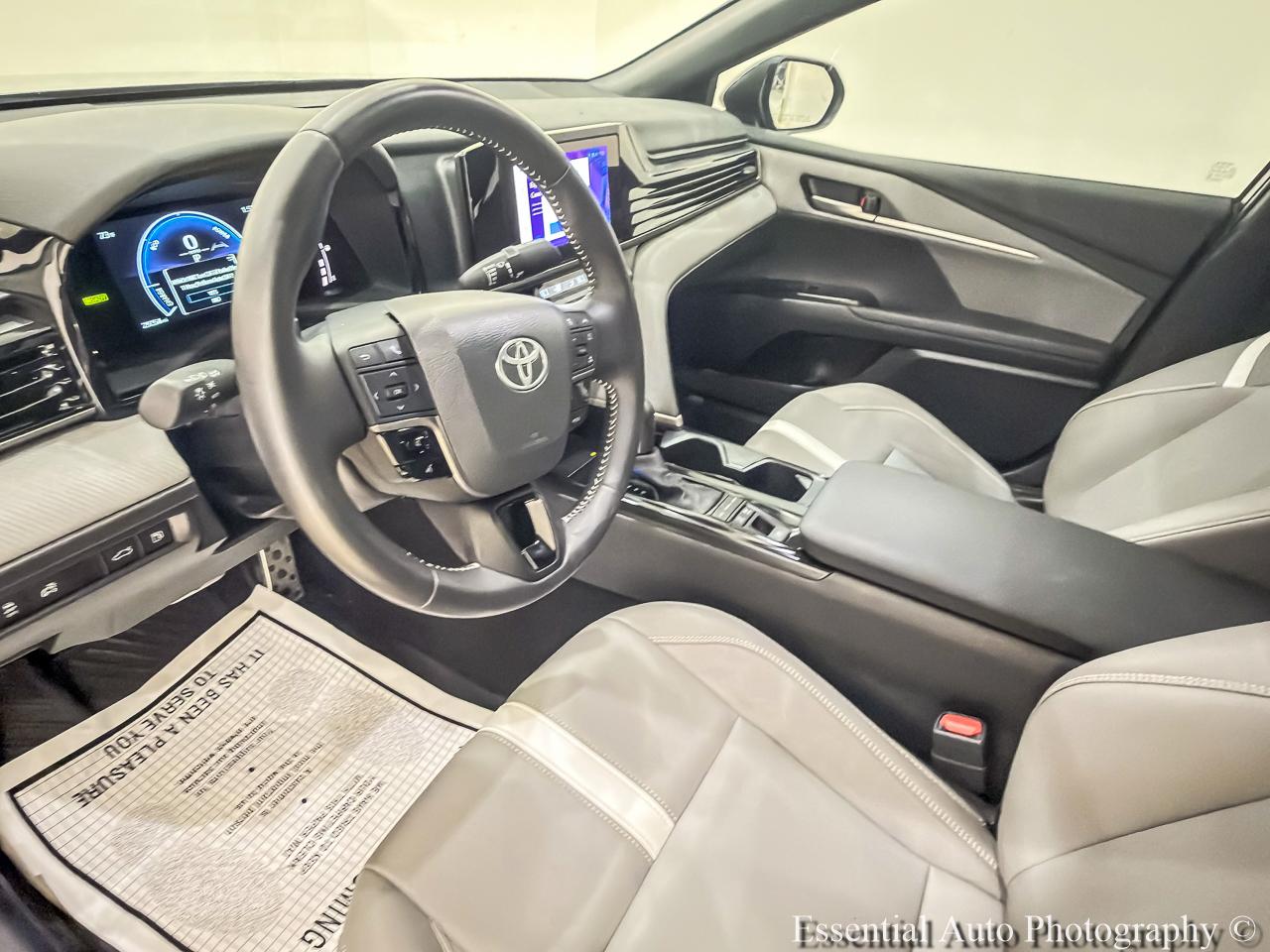 Toyota Camry photo 10