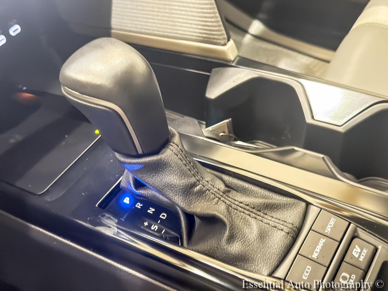 Toyota Camry photo 16