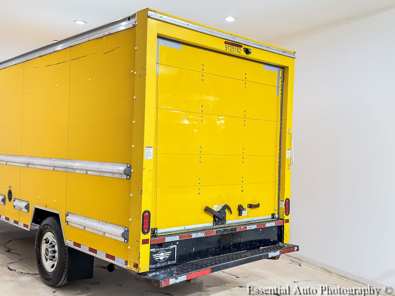 GMC Savana G3500 139 in. 2021
