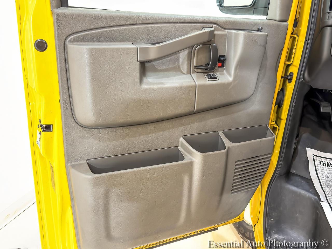GMC Savana G3500 139 in. 2021