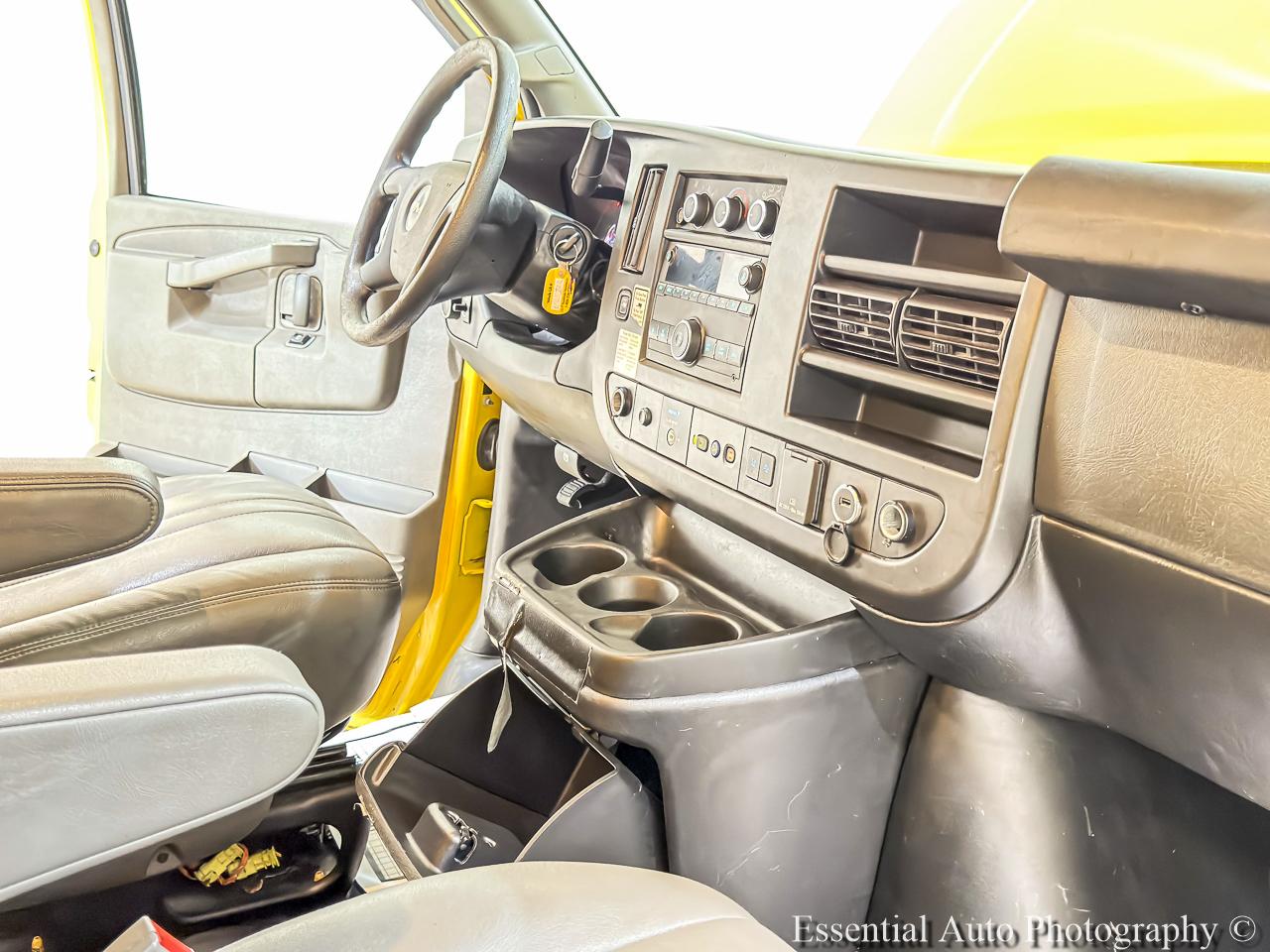 GMC Savana G3500 139 in. 2021