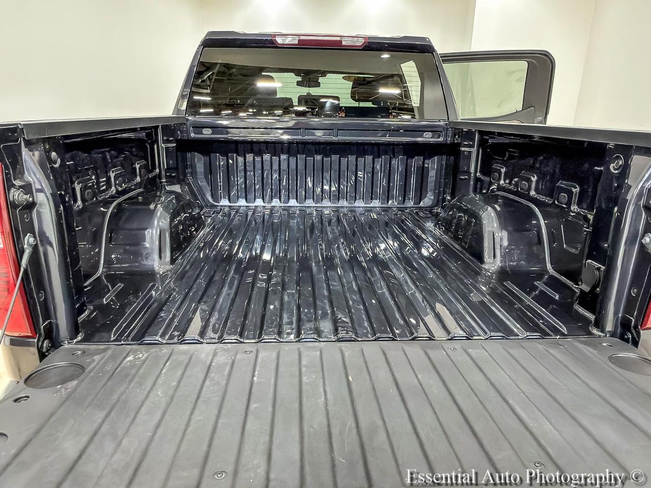 Chevrolet Silverado 1500 LT Crew Cab 4WD 2023