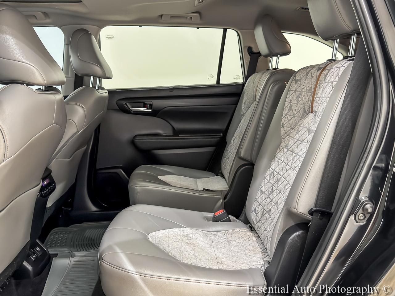 Toyota Highlander Hybrid Bronze Edition 2023