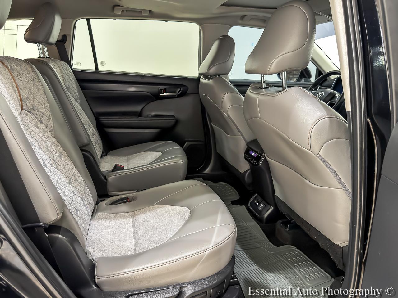Toyota Highlander Hybrid Bronze Edition 2023