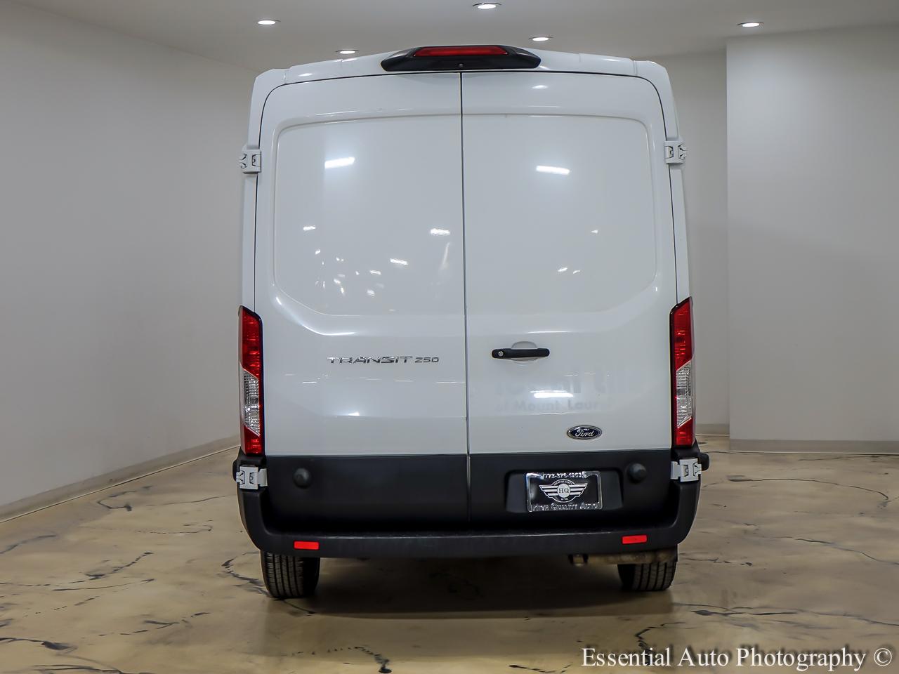Ford Transit 250 Van Med. Roof w/Sliding Pass. 130-in. WB 2021