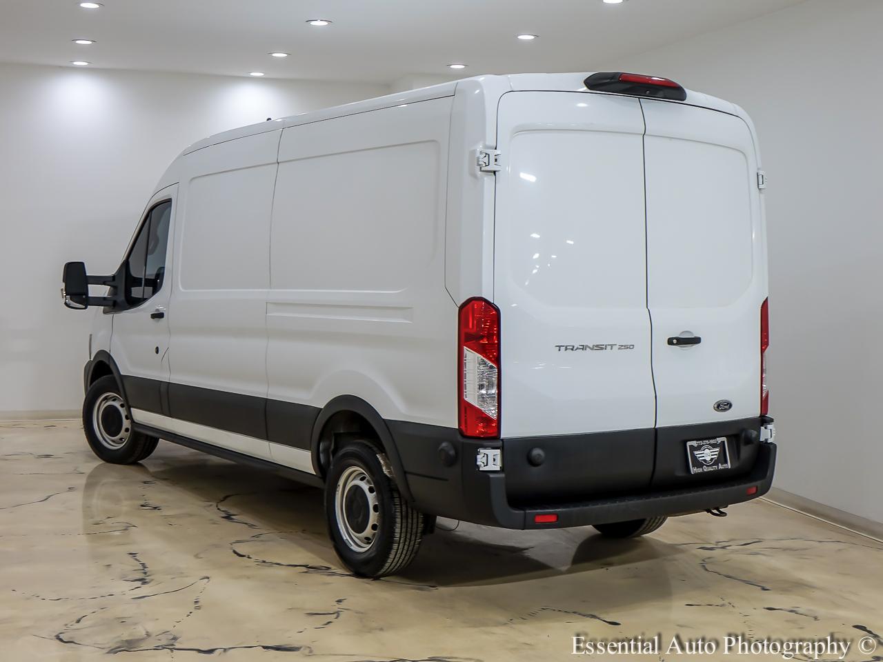 Ford Transit 250 Van Med. Roof w/Sliding Pass. 130-in. WB 2021