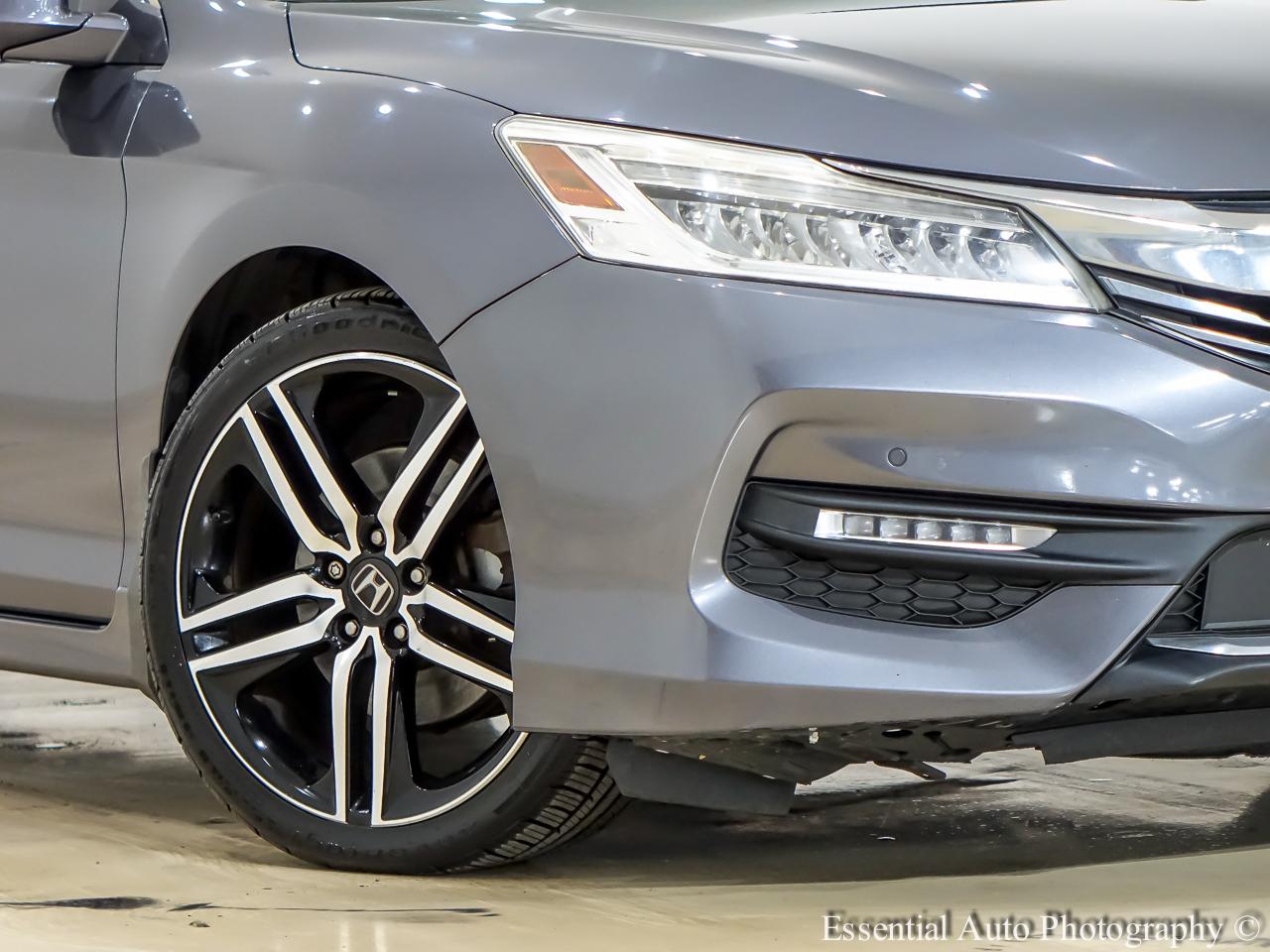Honda Accord Touring V6 Sedan 6-Spd AT 2017