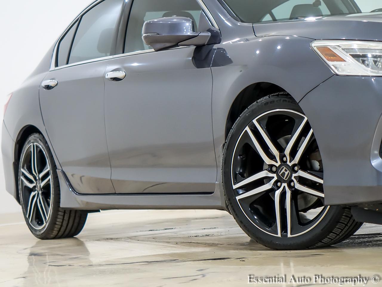 Honda Accord Touring V6 Sedan 6-Spd AT 2017