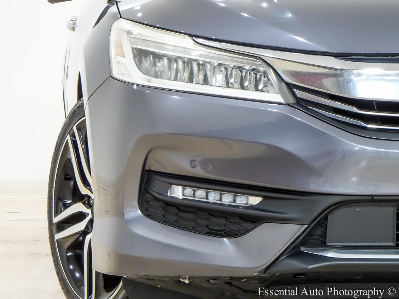 Honda Accord Touring V6 Sedan 6-Spd AT 2017
