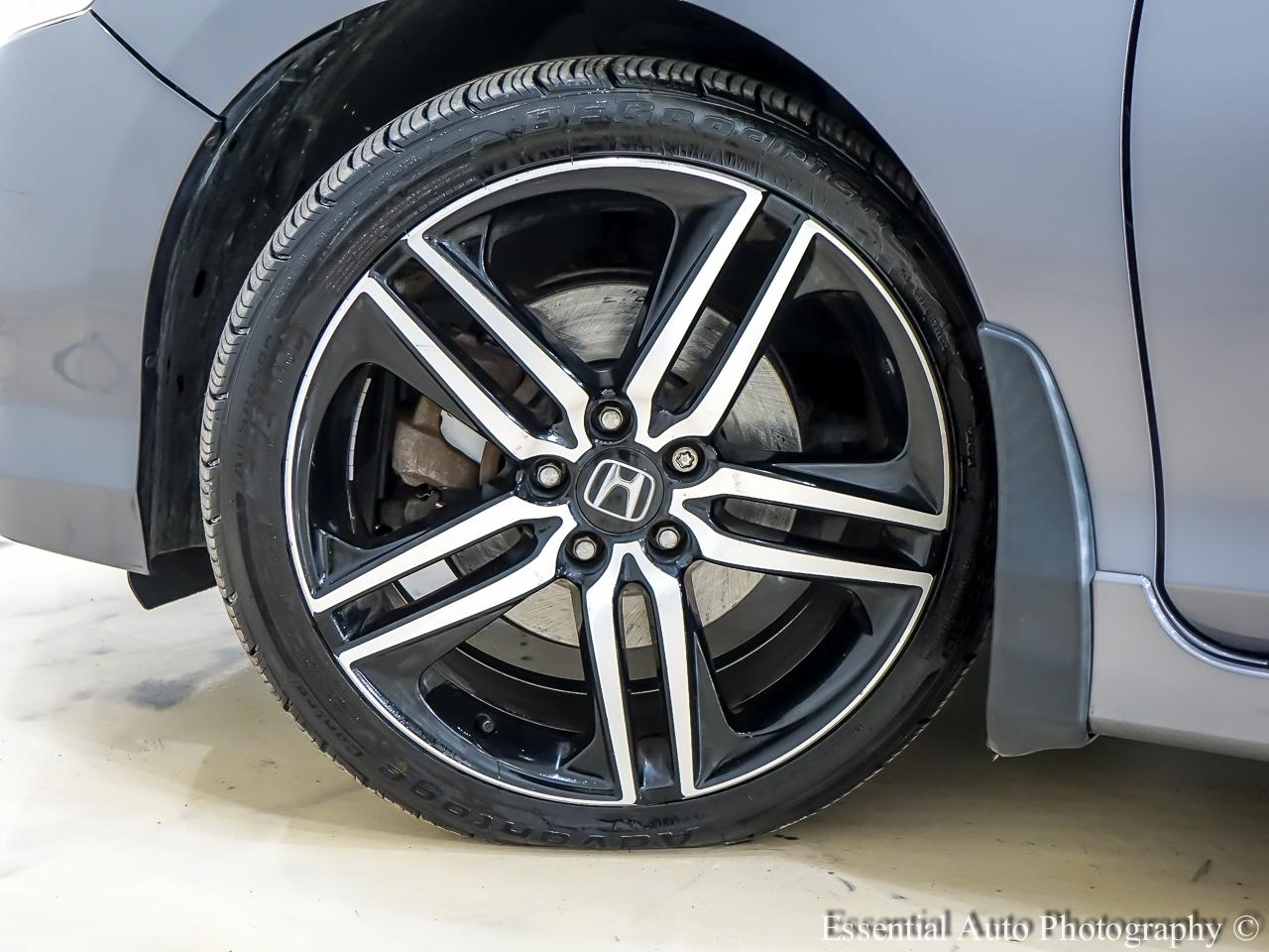 Honda Accord Touring V6 Sedan 6-Spd AT 2017