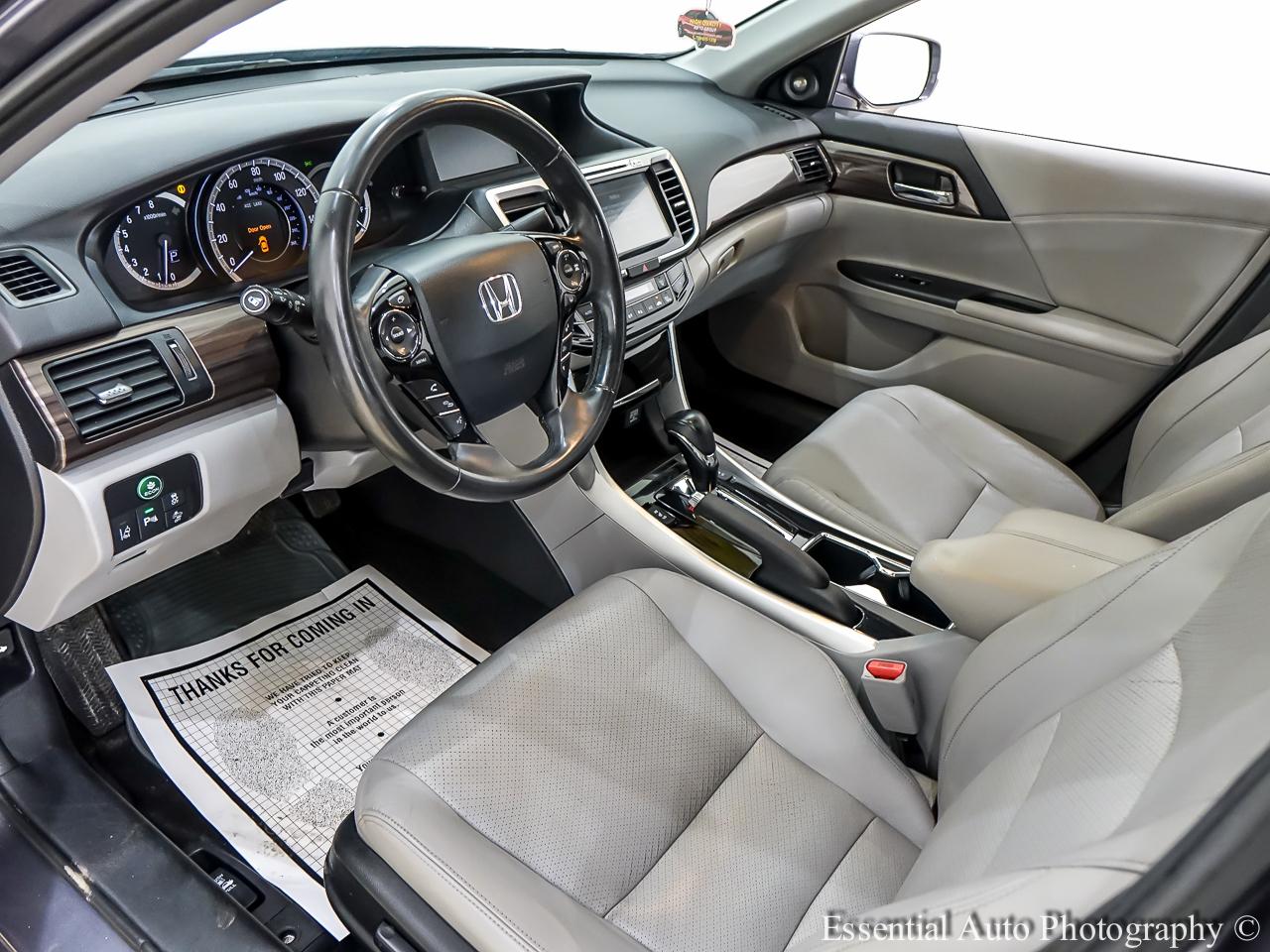 Honda Accord Touring V6 Sedan 6-Spd AT 2017