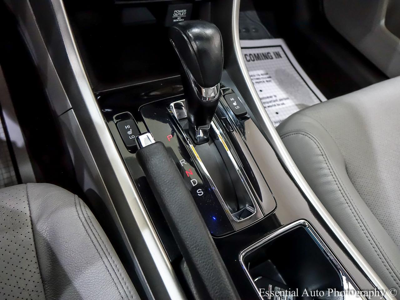 Honda Accord Touring V6 Sedan 6-Spd AT 2017