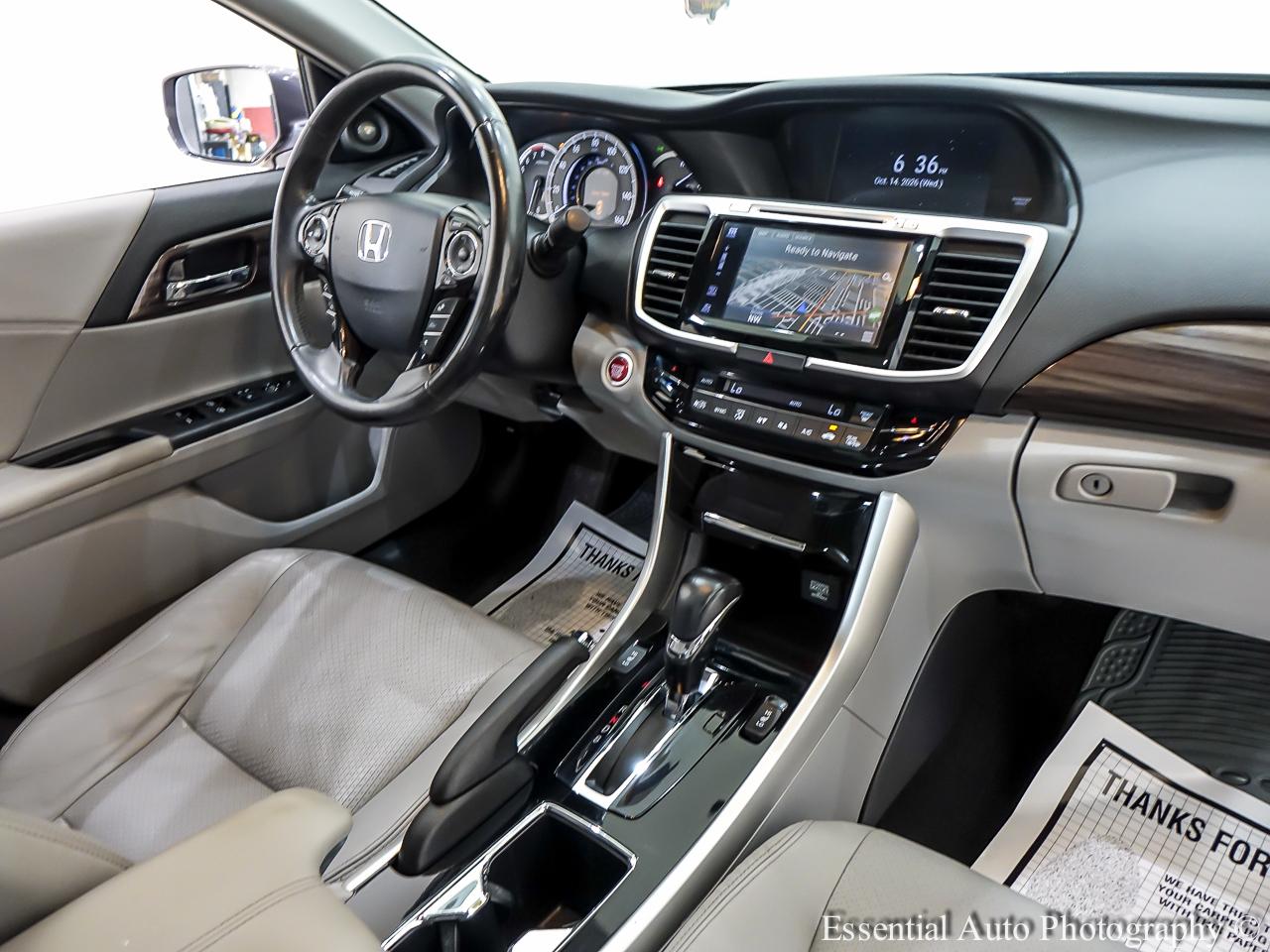 Honda Accord Touring V6 Sedan 6-Spd AT 2017
