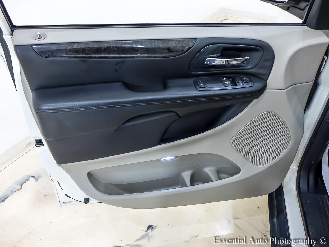 RAM Cargo Van Base 2013