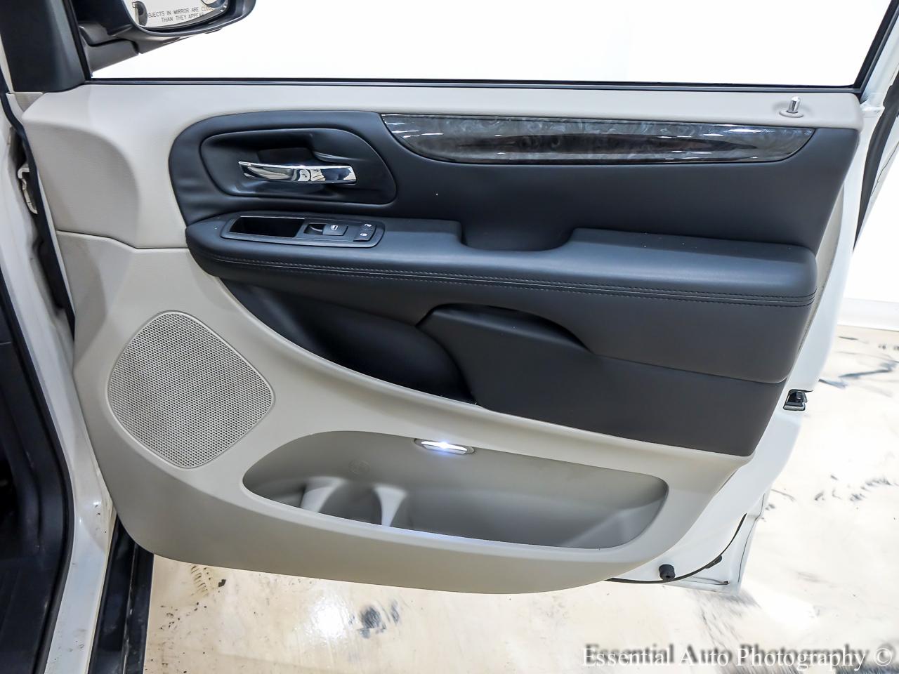 RAM Cargo Van Base 2013