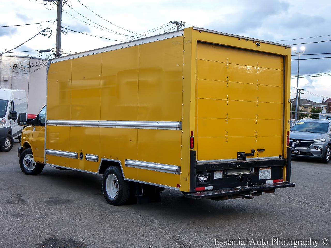GMC Savana G3500 177 in. 2021