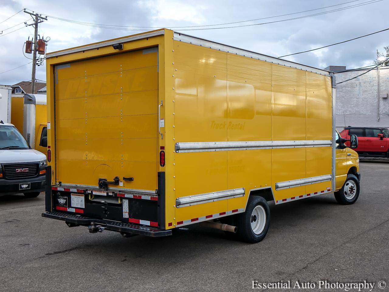 Ford Econoline E-350 Super Duty 2022