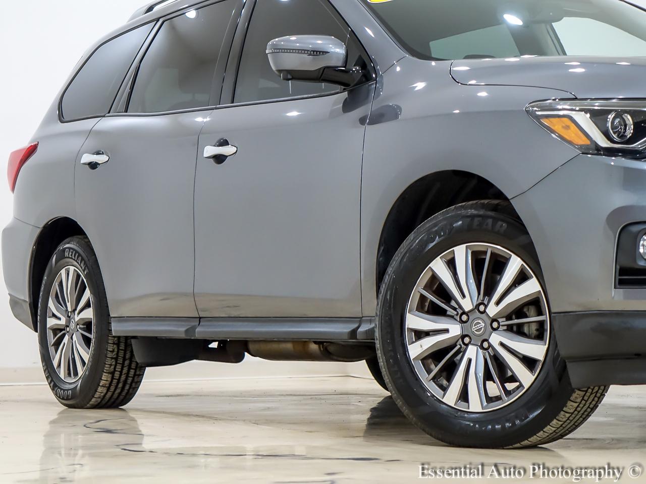 Nissan Pathfinder SL 4WD 2020