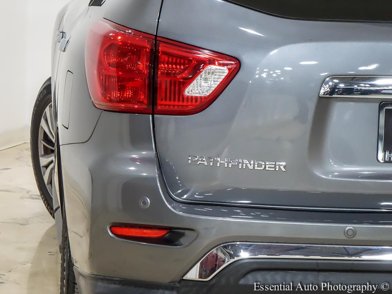 Nissan Pathfinder SL 4WD 2020