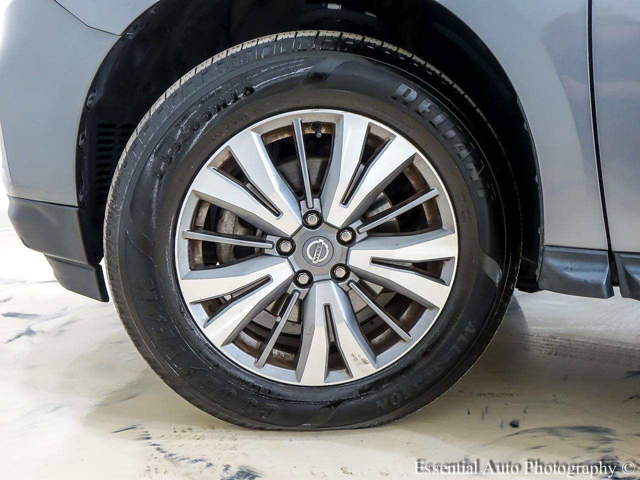 Nissan Pathfinder SL 4WD 2020