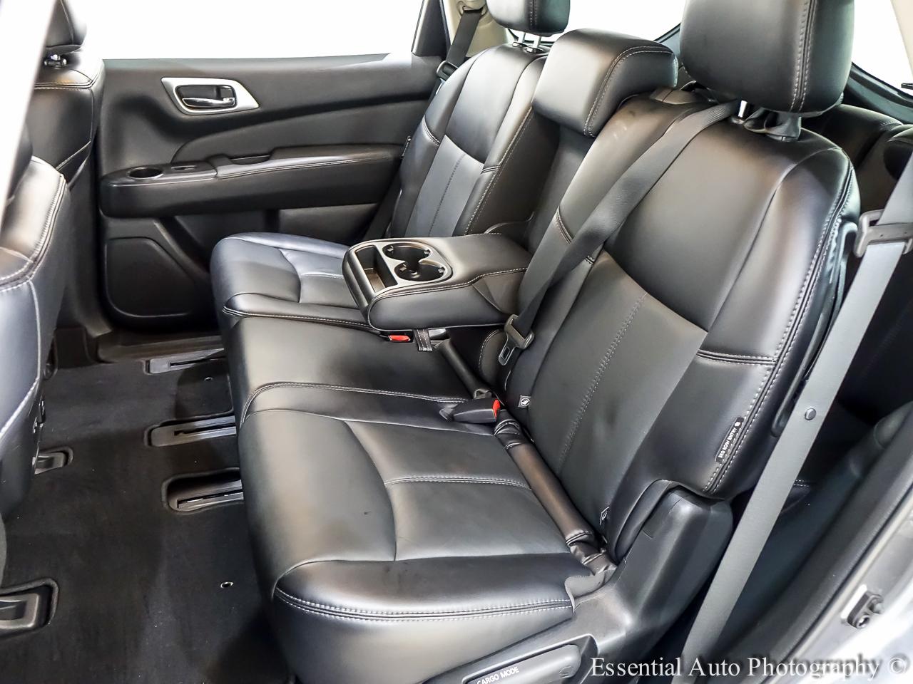 Nissan Pathfinder SL 4WD 2020