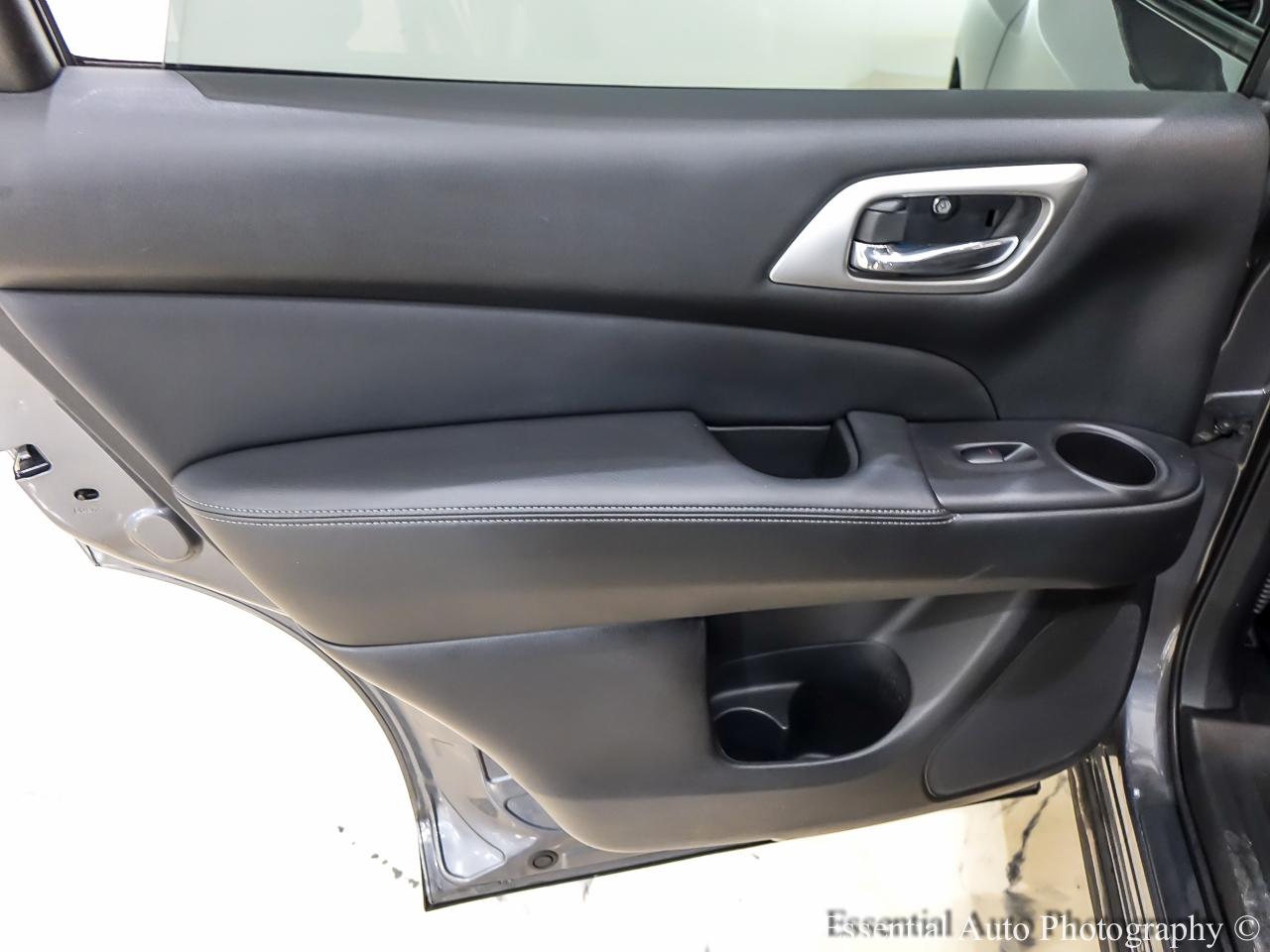 Nissan Pathfinder SL 4WD 2020