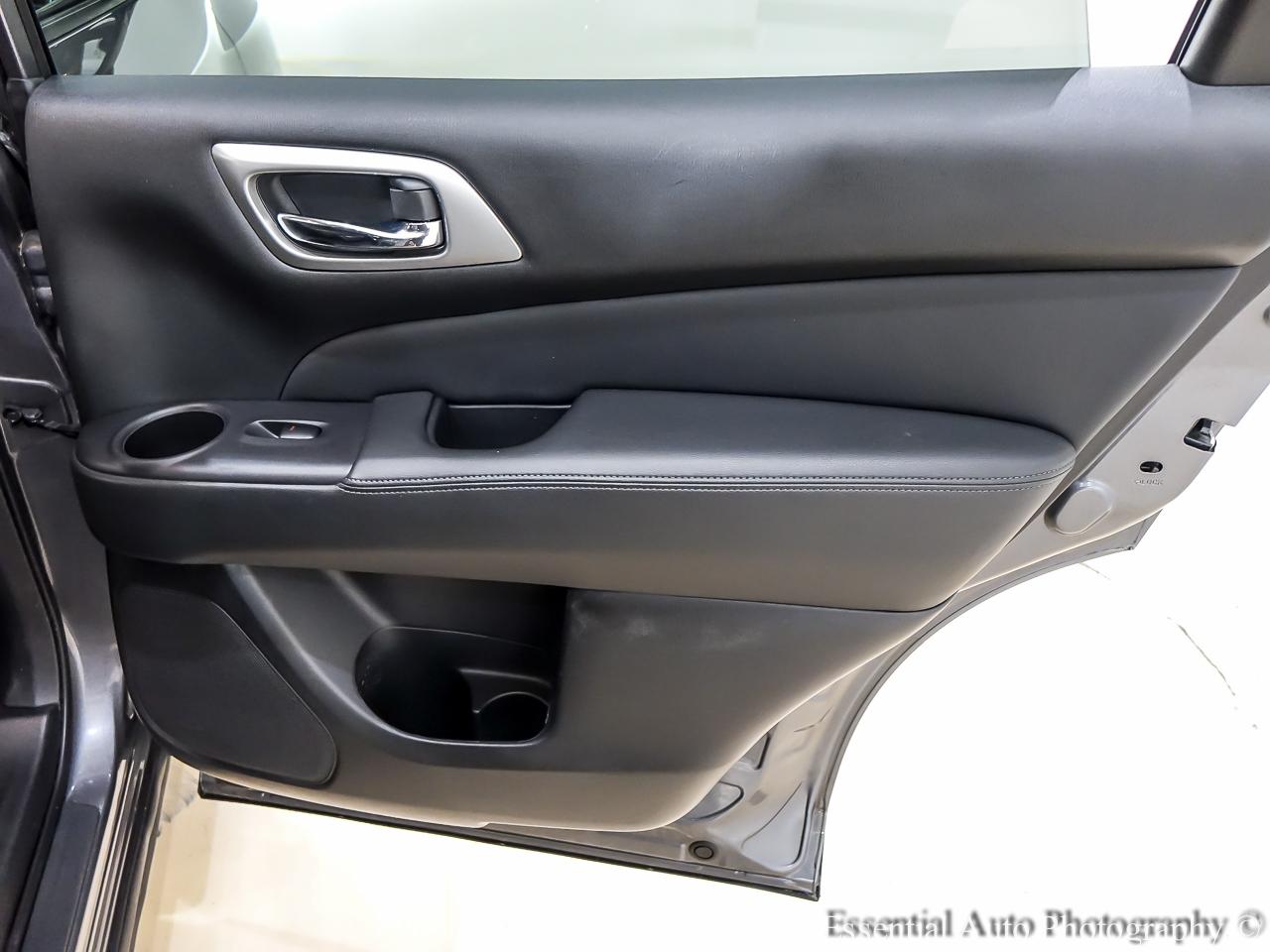 Nissan Pathfinder SL 4WD 2020