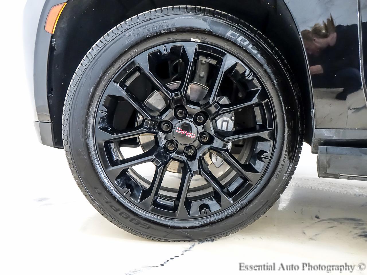 GMC Yukon Denali 4WD 2022