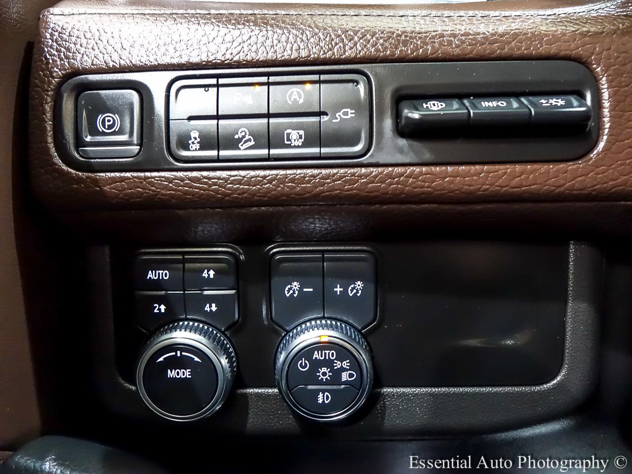 GMC Yukon Denali 4WD 2022