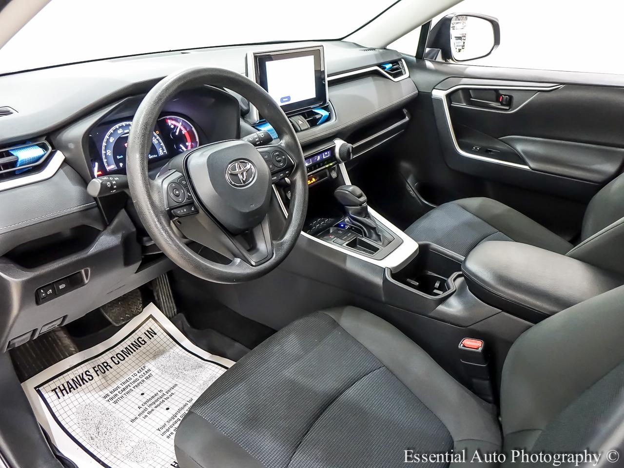 Toyota RAV4 LE 2025