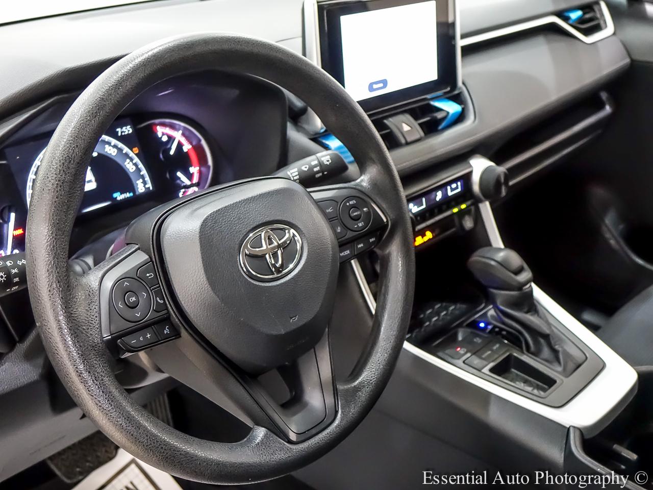 Toyota RAV4 LE 2025