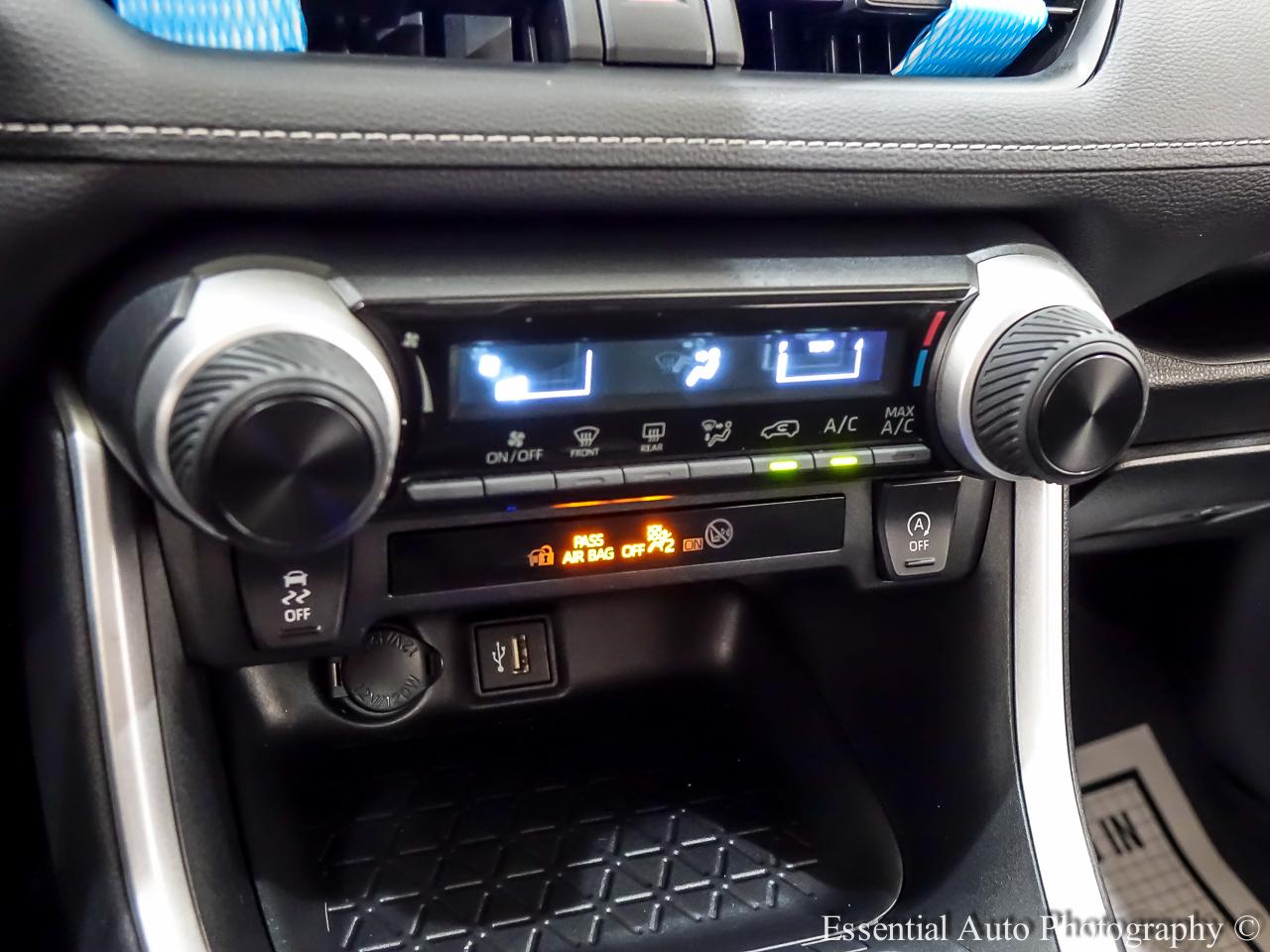 Toyota RAV4 LE 2025