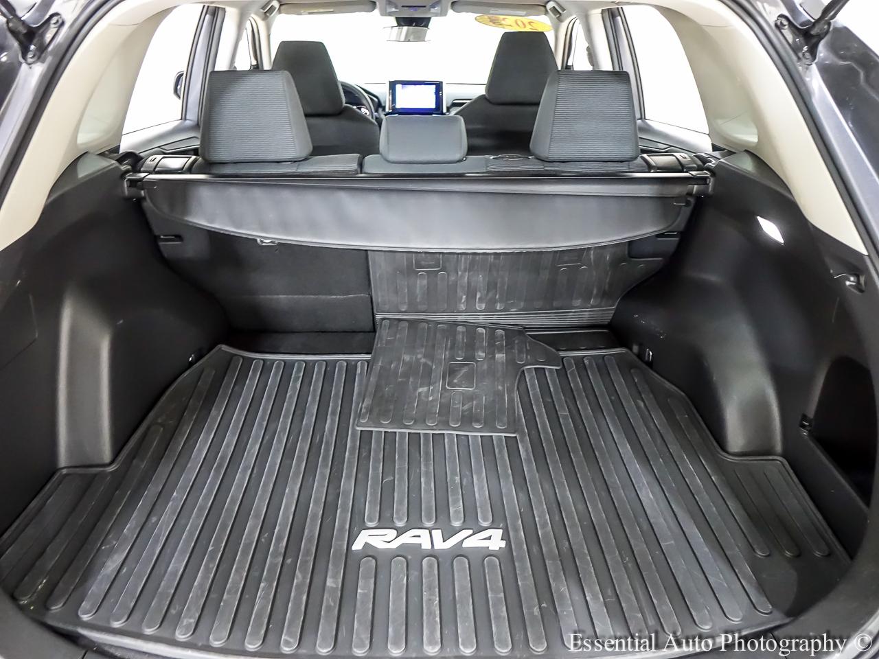 Toyota RAV4 LE 2025