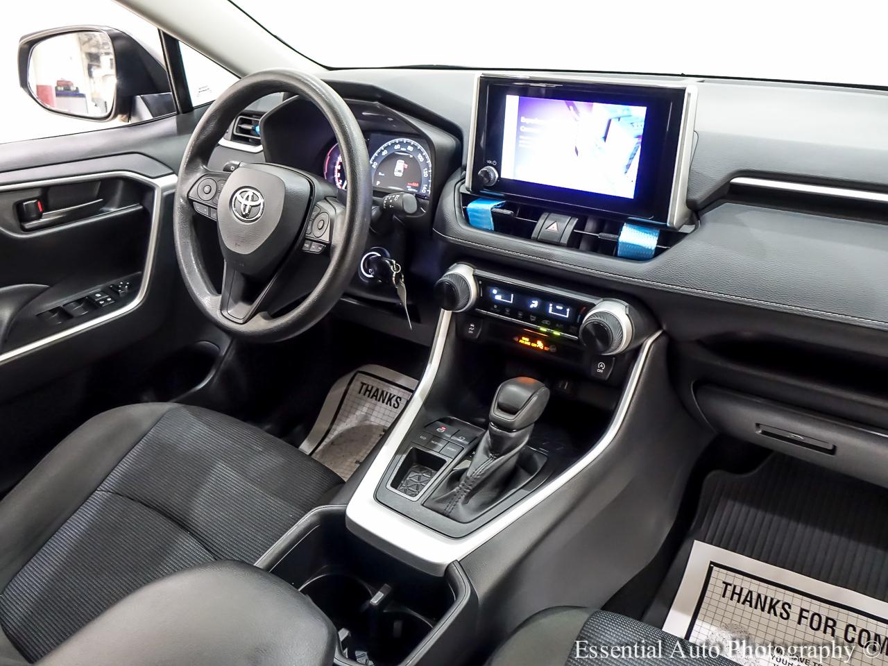 Toyota RAV4 LE 2025