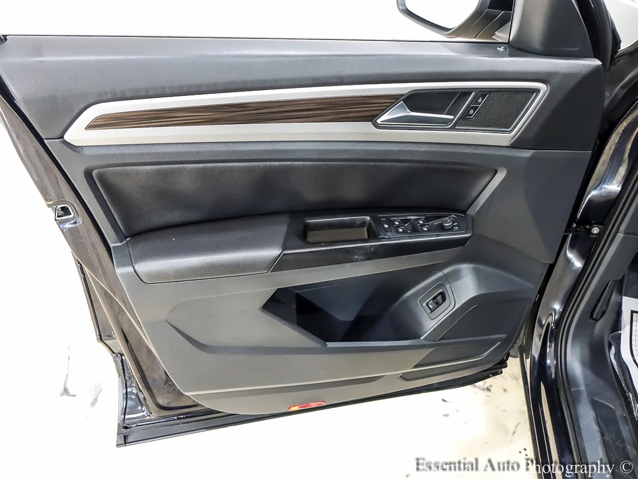 Volkswagen Atlas SE w/Technology 2021