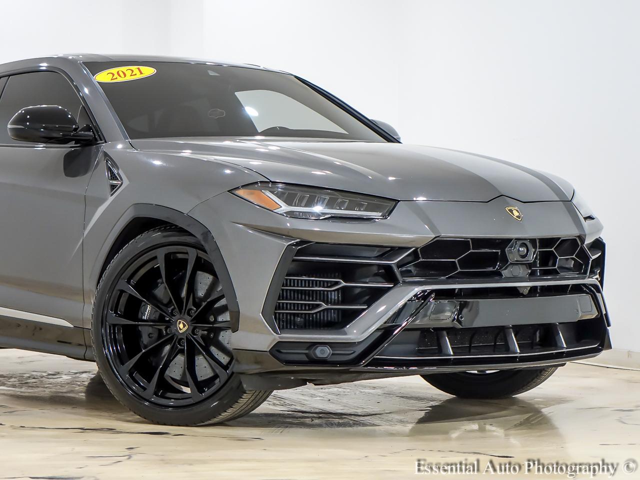 Lamborghini Urus Base 2021