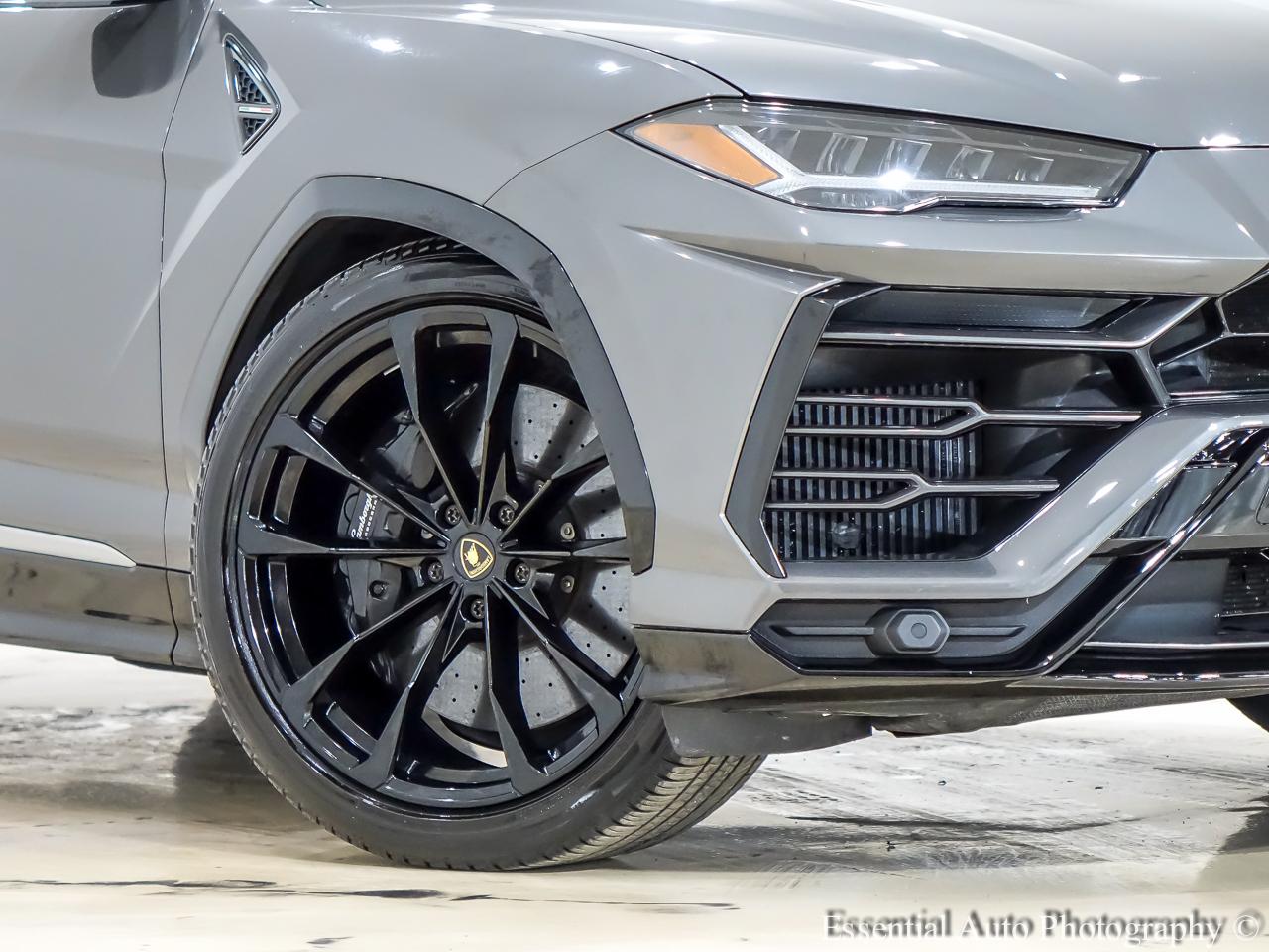 Lamborghini Urus Base 2021