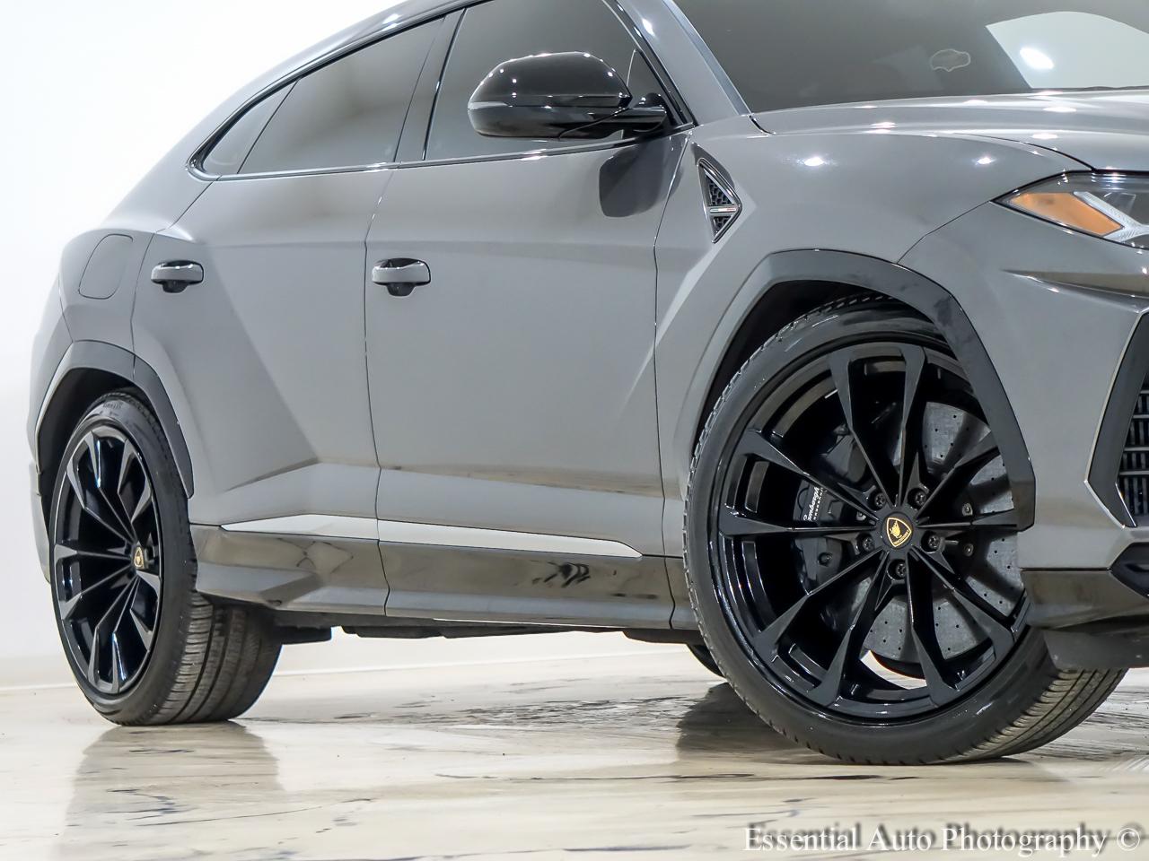 Lamborghini Urus Base 2021