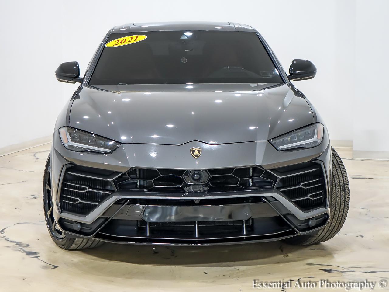 Lamborghini Urus Base 2021